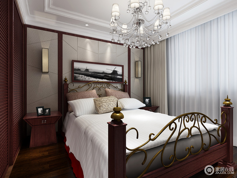 红棕木散发着袭人的纹理，黄铜简约的造型让其精致而动人，也更显质感；白色的窗帘及床品与水晶吊灯相得益彰，让卧室纯净怡心。