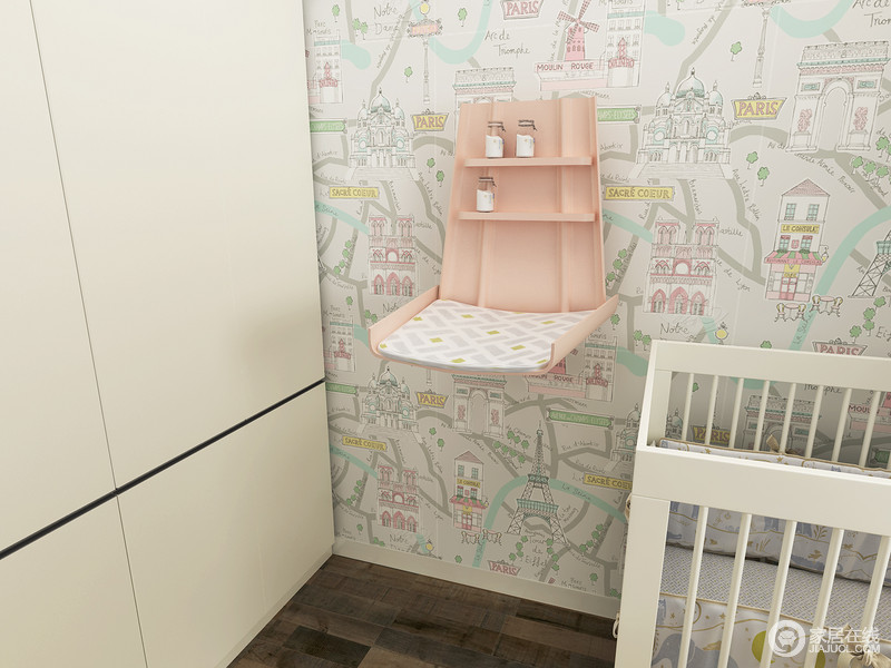特别推荐一个尿布台：挂于坚固墙体，可折叠、打开使用，将宝宝放于平台上进行换尿布，同时附带收纳功能配合使用。
