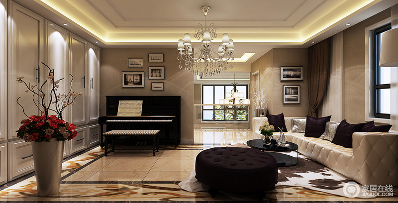 驼色调的空间更显大方，从墙面到地面形成一个统一的色调，更显气势；而新古典沙发的现代气息与简约的圆几、坐墩形成潮流之配，黑白艺术画与黑白键的钢琴相呼应，休闲意味浓重。