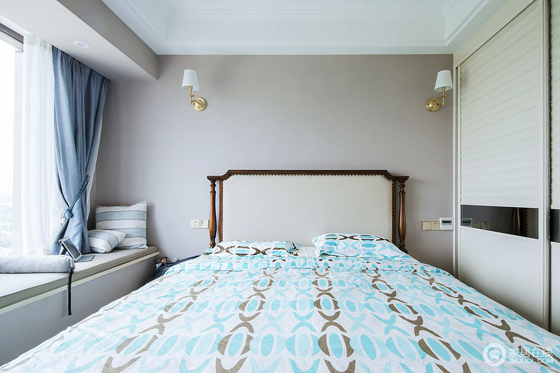 卧室布置较为舒适，作为主人的私密空间，主要以功能性和实用舒适为考虑的重点。