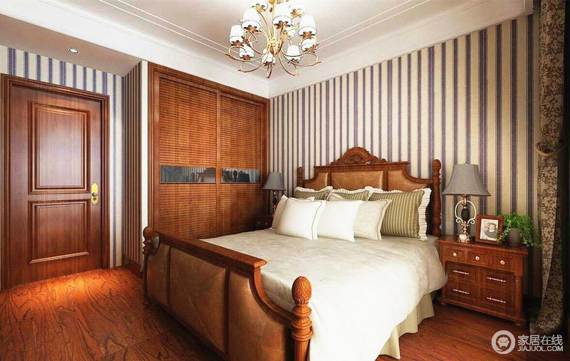 卧室中褐色木质家具散发着幽幽古香，白色间或墨绿色的床品将一抹清新散发在空间中。