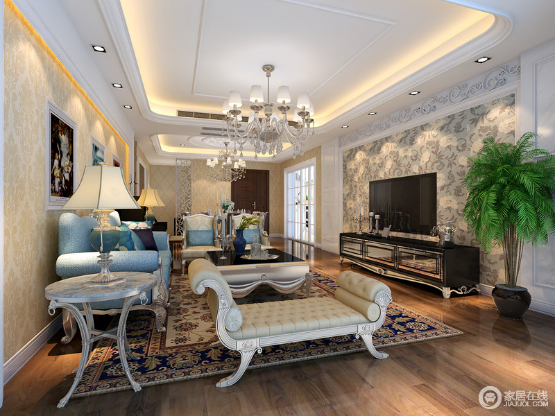 客厅注重细节，简约而不简单，欧式简约风格摒弃了传统欧式风格的复杂与精雕细琢，以浮雕壁纸与欧式灯具表达华贵，而蓝色系欧式沙发更是带着清幽，让空间格外华贵。