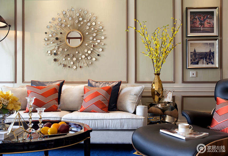 让小空间也可以如此明亮奢华，简单的造型，高雅的家具与配饰的设计搭配。