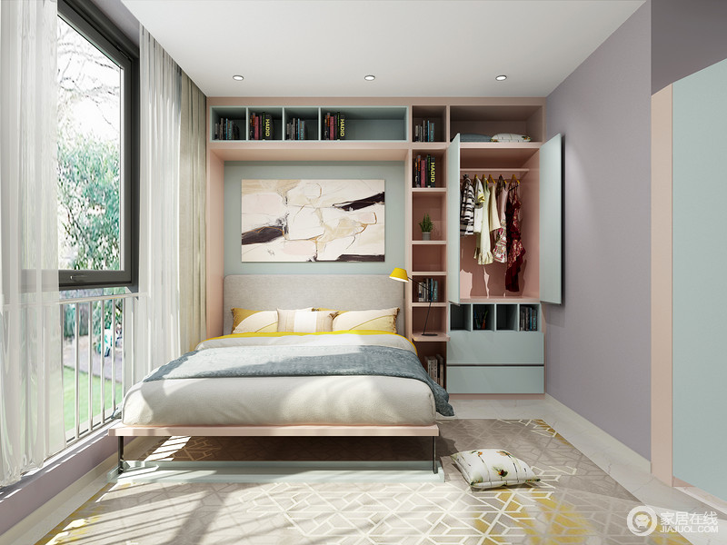 卧室将衣柜和休息区、储物区都融合了进来，通过定制得设计，极大地发挥了空间的实用性，蓝色与肉粉色的搭配，清新与轻快并存，让主人生活得更为温馨。