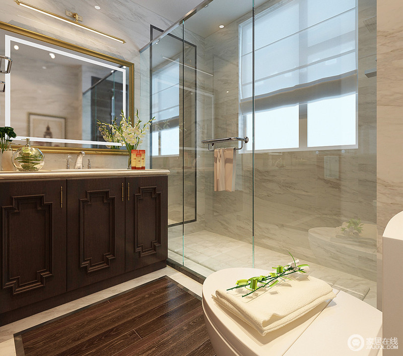 以小细节补充大空间，使卫生间看上去紧凑而实用。玻璃隔断保证了自然光线的照射，横竖浴室镜扩大了视觉范围，木色地板保证了洗浴后的安全防护，并与储物柜材质呼应。