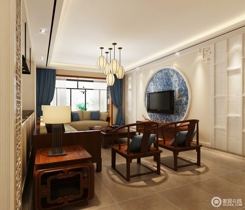 客厅选用大地色仿古地砖，与整体空间结构形成鲜明的层次感，电视墙白色曲柳结合蓝色石材打造时尚与古典共存的家居生活氛围，太师椅坐镇空间，中式风情势不可挡。