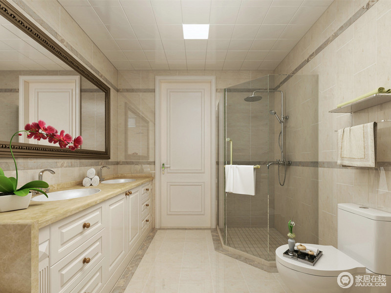 灰白质感的墙砖配上白色的洁具，空间透着轻盈的明快感。双盥洗台的设计便于日常的使用，墙角的淋浴区地面做了格纹地砖，用于洗浴安全防护，简洁的空间中不失温雅暖情。