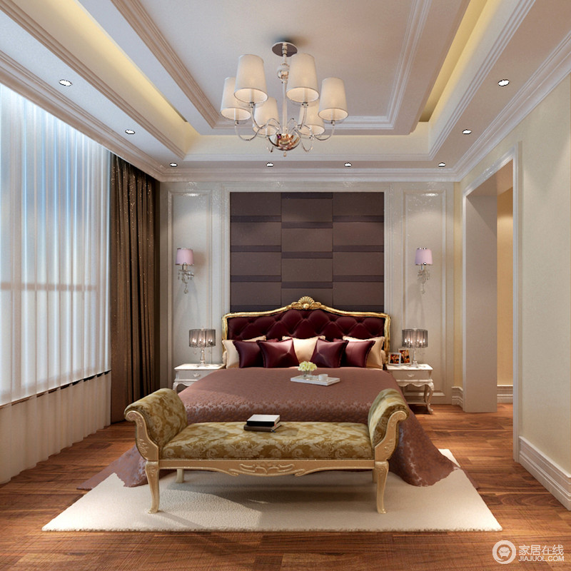淡黄色的墙面简单大气，褐色的床品和黄绿色欧式床尾凳让卧室更加雍容华丽。