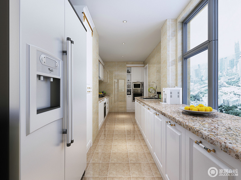 厨房将所有的橱柜都靠墙，同时充分利用其余墙面，将所有的家电设备都巧妙的规整嵌入，打造空间的强收纳功能，使空间显得有序且实用性强；米黄与简白的色调搭配，花色理石层次演绎，空间温和通透。