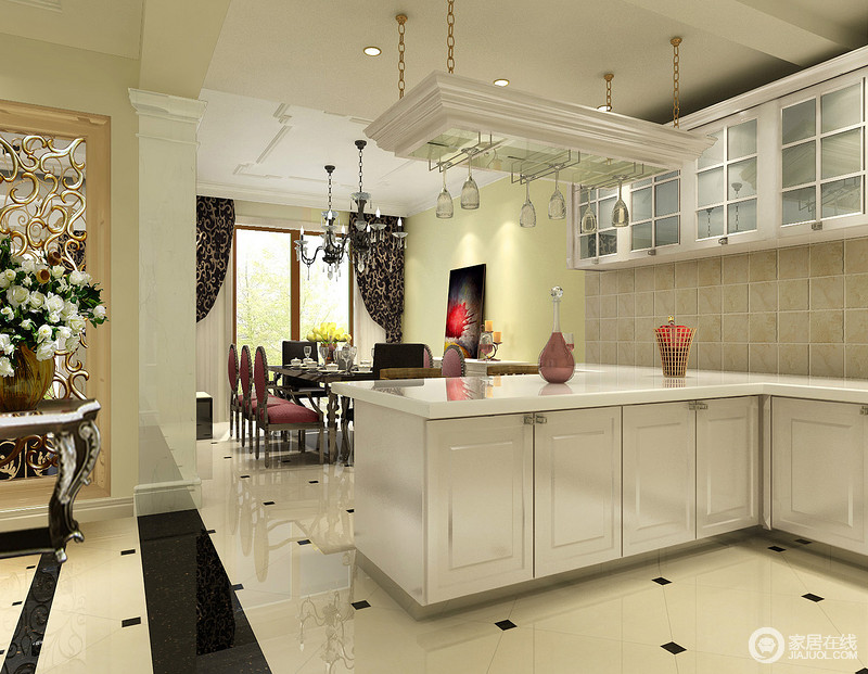 开放式的厨房以白色为主要色调，显得清新简约，设计师巧妙的将酒杯与照明相结合，显得独具创新；紫粉色的餐椅则为餐厅的亮点，带来轻盈华美的态浓意远气质。