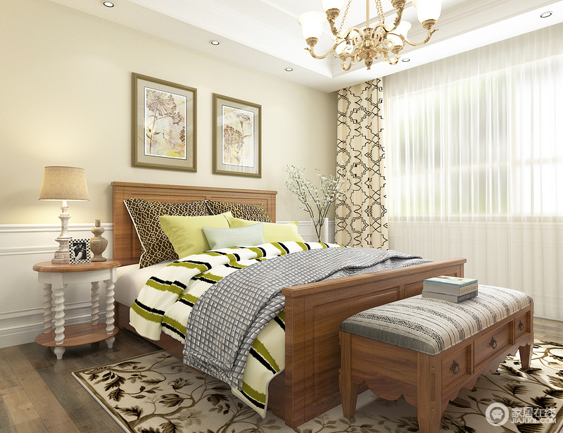 空间以米色为主，搭配胡桃木美式家具，协调出一种沉稳与和谐；而花卉地毯和几何窗帘的配套设计，让空间更为温馨。