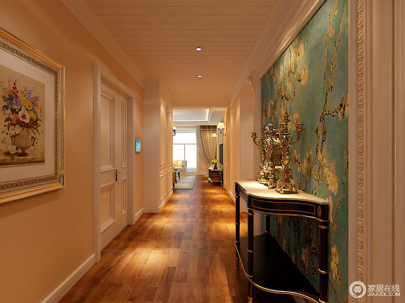 走廊以棕色地板铺贴而就，在墙面上以淡黄色作为延伸，中间穿插白色为点缀。在玄关处，同样延续客厅的中式青蓝花卉背景图，点亮空间色彩。