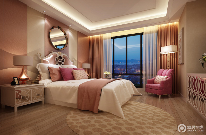 珊瑚色和粉紫色打造女孩子房间，柔美清丽的颜色，既有着丰富细腻的层次，又在奢华精致的格调中，带着一丝洛可可艺术的魅力；优美的曲线和波点，对于家具和布艺的点缀，空间新古典气息盎然呈现。