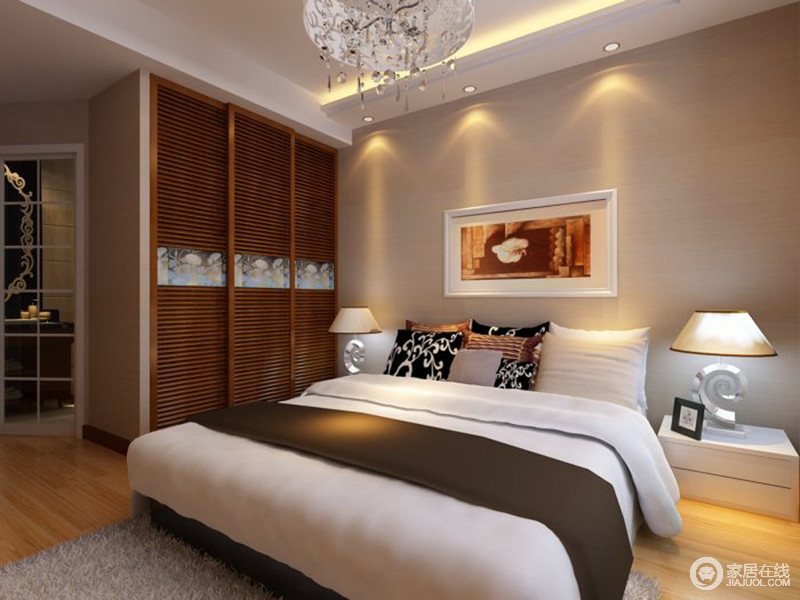 平淡利落的卧室属于典型的现代风，简约的床品和色调浅析的空间营造出舒适度极佳的居住环境。