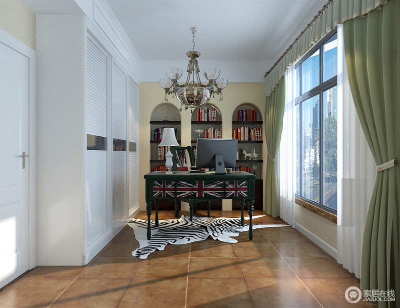 拱形书柜的造型美影响着空间风格，淡绿色窗帘拉开，将室外风影引入室内，多了份清凉。