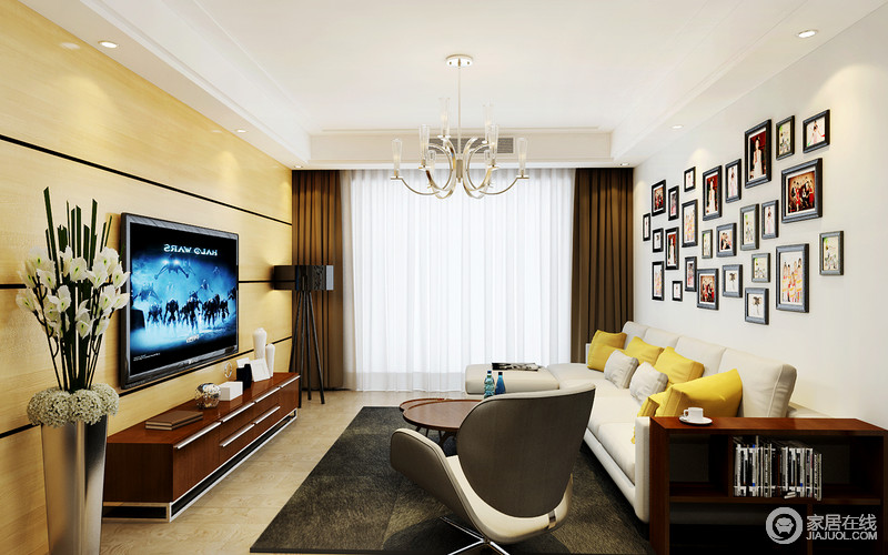 客厅中以白色和黄色作为墙体的对立面，让空间多色彩，墨绿色地毯中和了轻飘，让空间现代清新。
