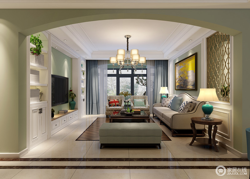 拱形的垭口划分了客厅与走廊的空间，客厅采用清新的绿豆灰，搭配纯净的白色，带来夏日般的清爽氛围。造型简约的混搭型沙发，调和了空间的单一性，制造了活动趣味。