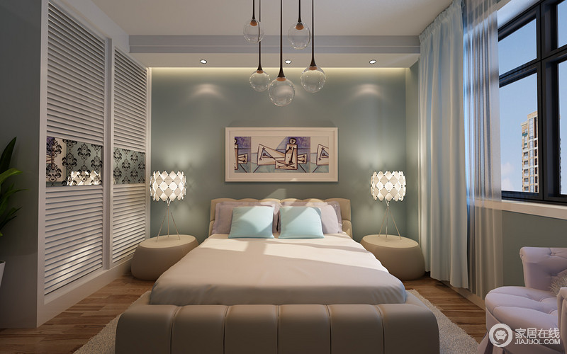 卧室的设计在配色上以天蓝搭配米白，在引入室外光线的空间里，显得通透明亮且清新爽朗。透明的玻璃吊灯和花朵三角台灯，搭配创意装饰画，空间彰显了趣味性和个性。