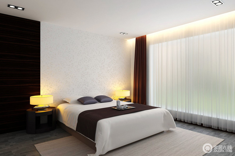 卧室简洁流畅的造型、色彩柔静的床品都是舒怡的组合，简单的布置虽显得单薄，却十分温馨。