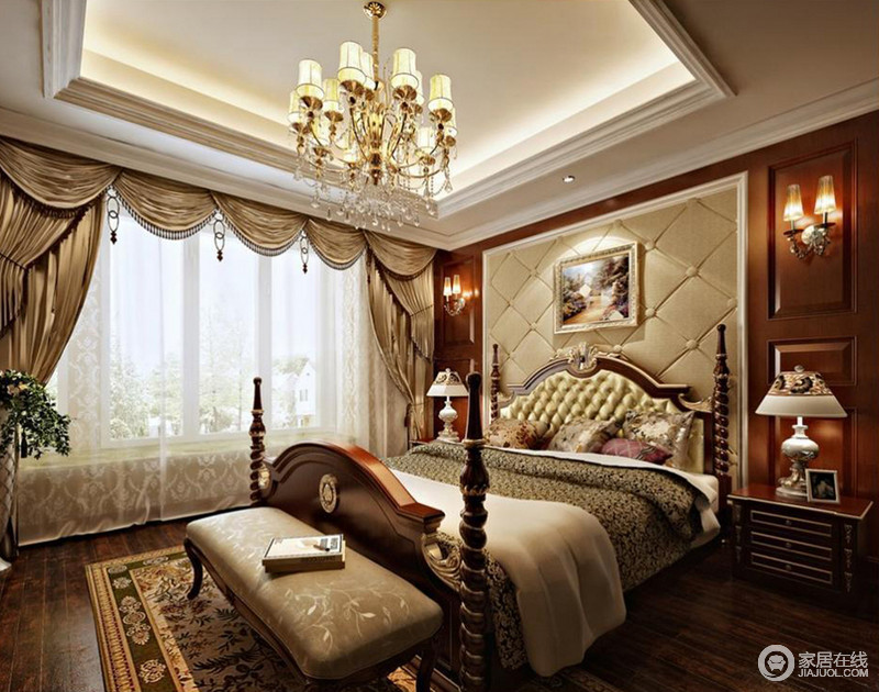 螺纹四柱床与暗金色罗马帘强调着美式卧室的高贵，精心地选择家具只为呈现一个奔放而怀旧的空间。