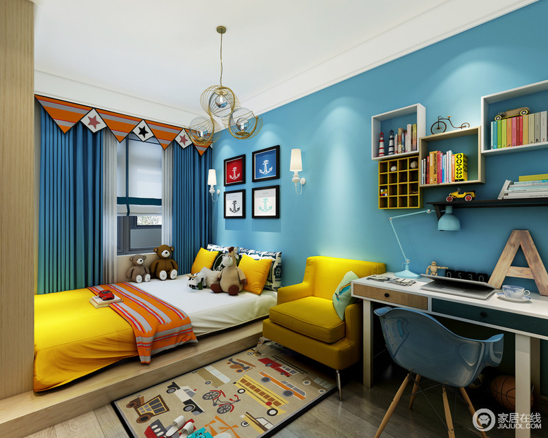 儿童房以蓝色为主，清灵中带着明黄色家具及饰品的明快，更显活泼；设计师根据儿童房的特性，利用彩色挂画、收纳柜和地毯为其创造生机活力的空间，并在各式玩具来增加空间的休闲性。