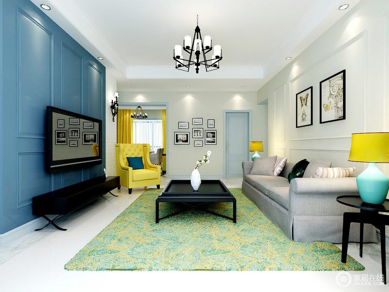 客厅的设计线条十分简洁利落，背景墙以对比之色，强调色彩反差，蓝白之间，平衡出空间的优雅；浅灰色沙发搭配黑色系柜子，延续了现代美式设计的得体与优雅，同时提升生活体验，借黄色单人椅与绿色地毯，赋予空间明快与清新，充满生活的能量。