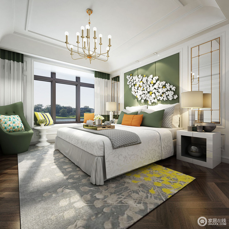 主卧以绿色搭配灰色的软装调动空间的色彩，并加入细节上的橘黄、明黄、白等色，空间洋溢清新明媚的灵动感；床头背景上的花束在绿色背景衬托下，仿佛与室外的景致互动。