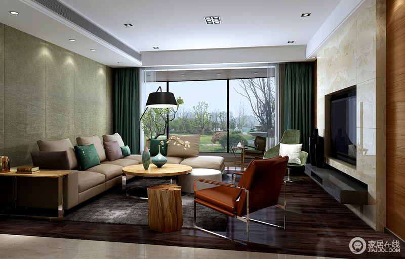 设计将室内设计与室外景观融合为一，利用落地窗将两者的不同美感表现出来；淡黄色大理石背景墙与绿色沙发背景墙以面状的色彩感来提升空间的亮度；黑灰色地毯与卡其色沙发因简约家具更显现代。