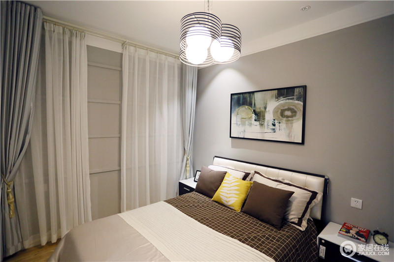卧室是私密空间，整体设计清新大方，体现男女主人生活的品味。