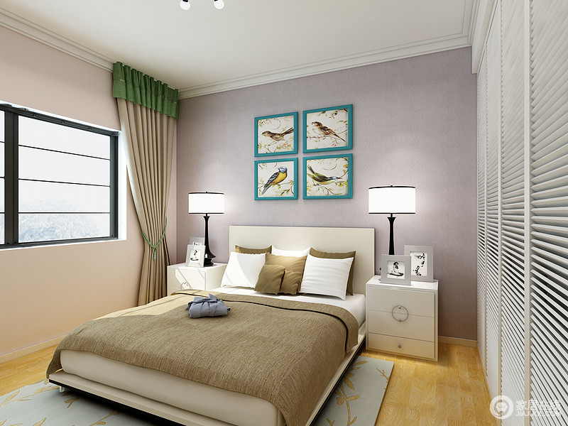 卧室以紫色漆搭配绿色框动物挂画的方式给予空间色彩魅力，而白色衣柜的百叶门设计多了线条美学，让空间利整，而米色床品和驼色窗帘组合增添了几分中性的舒适。