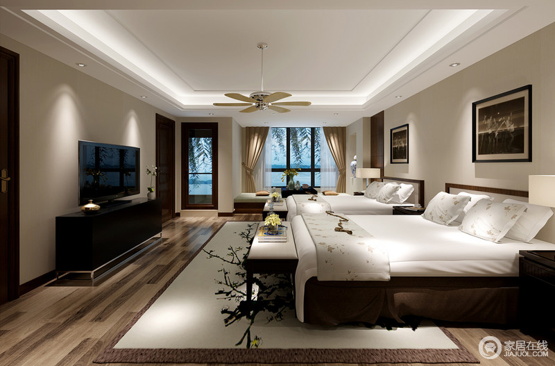 海景卧室可轻易地听到海潮之声，褐木家具在晰白地床品陪衬下将纯棉的质感和柔软的体验带入空间，给予更好的生活品质。