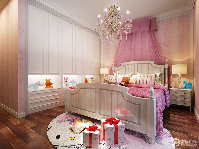 女孩子的房间总是充满了梦幻的感觉，粉红色床幔和床品编制了一个甜美的公主梦，贴心而温馨；设计师特地通过衣柜的展陈区将动物玩饰重点突出，与俏皮可爱的地毯构成活泼，令整个卧室童趣十足。