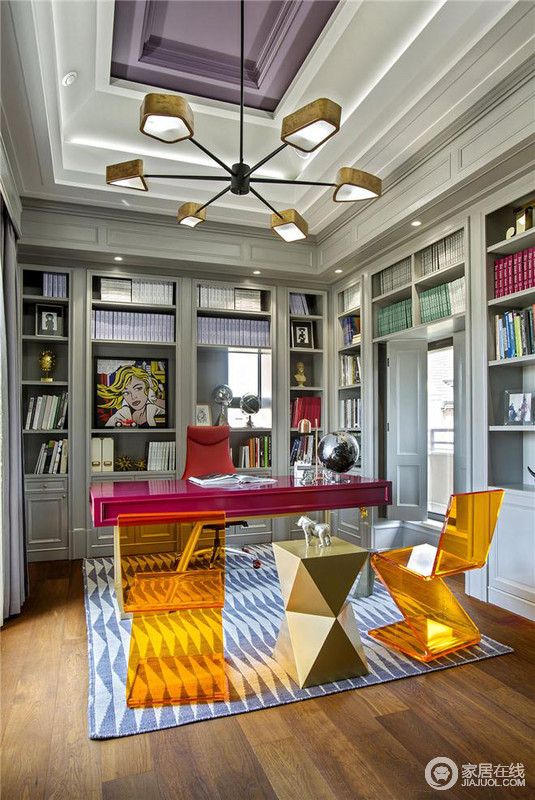 书房的设计，色调上会比较跳跃，而整个空间也会相对的明亮