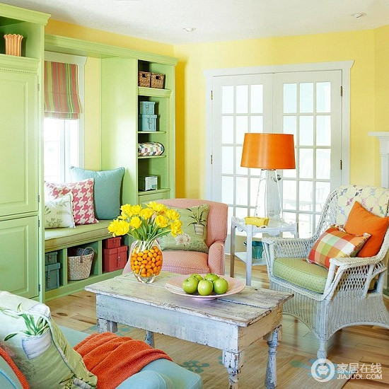 初春家中一抹色彩 小户型客厅装修方案
