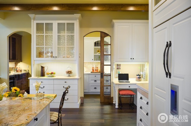 带吧台的厨房设计 给家一些时尚的元素
