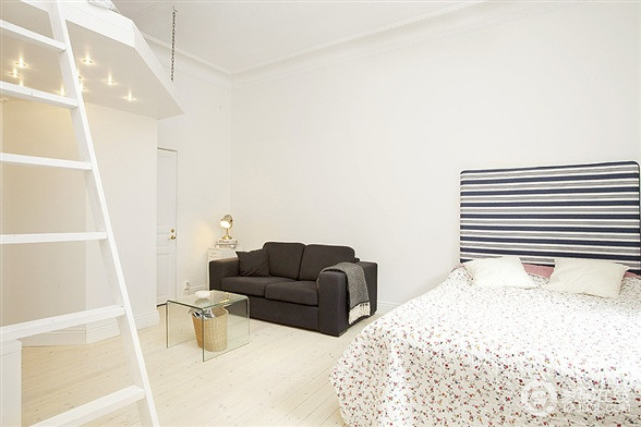 38平米白色实用小公寓 阁楼上的小温馨