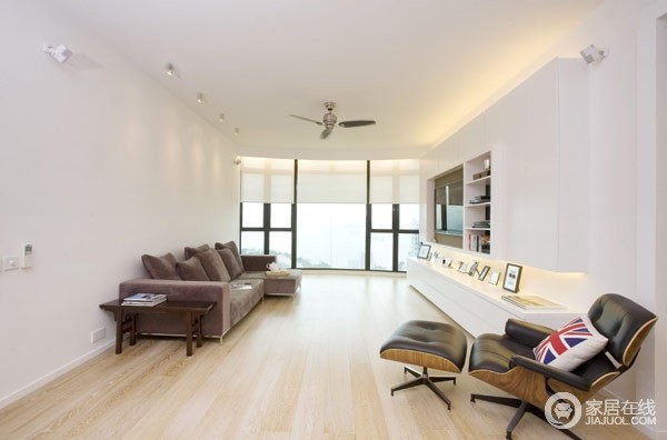 融合现代与古典 浅原木色地板香港公寓