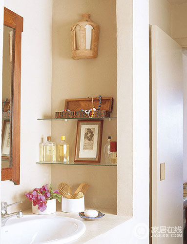 小浴室的收藏空间设计 小户型家装妙招