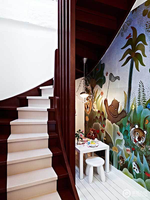 自然壁纸美丽家 70平米带阁楼的三居室